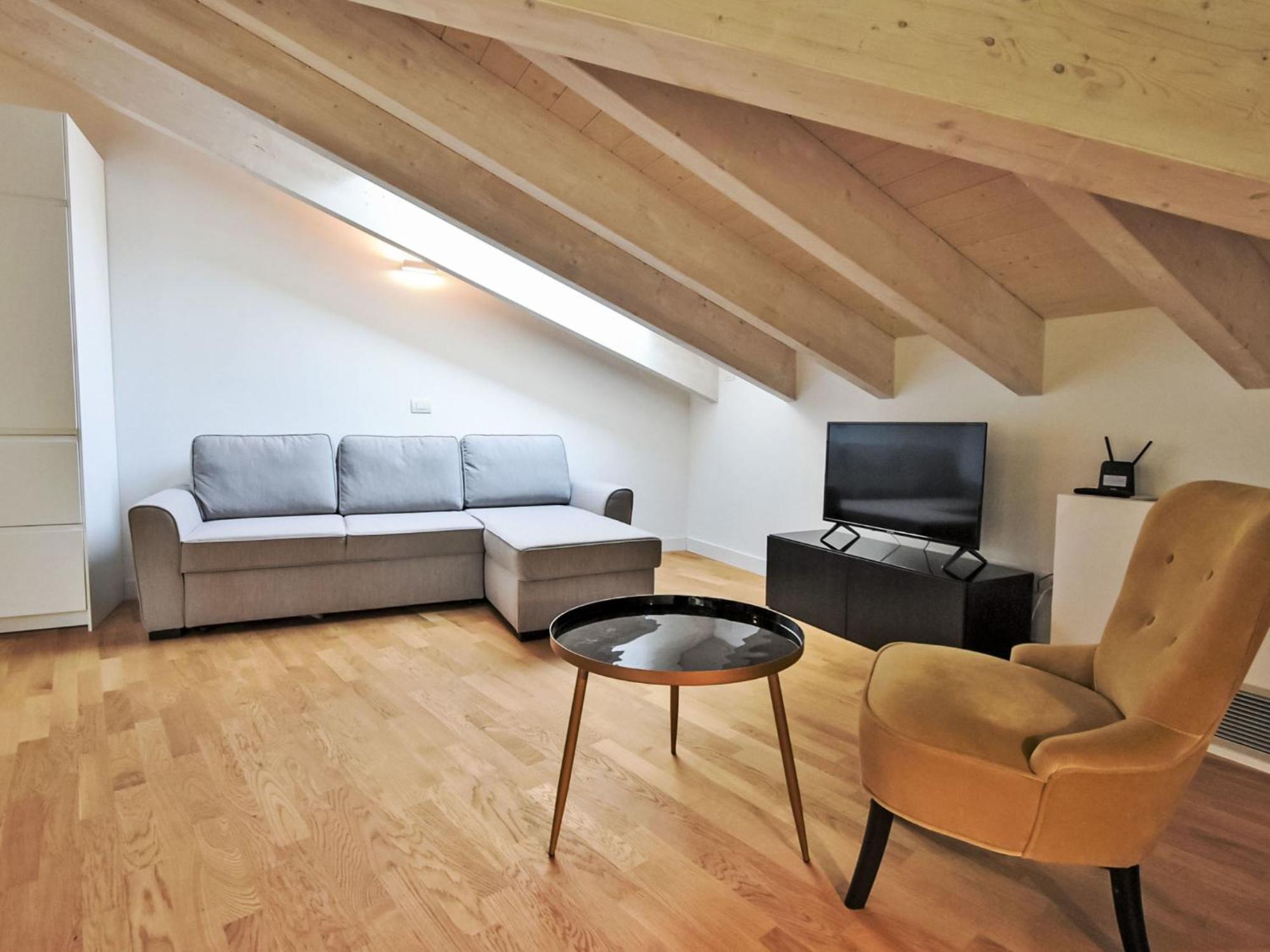 Appartamento White Attic Terrace By Interhome Milano